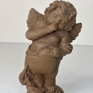 TNT Unfinished Cupid Angel Heart Wings Figurine Valentine Pecan Shell Resin